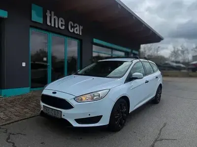 Usado Ford Focus Ambiente 101 CV (74 kW) 2016 Blanco Familiar