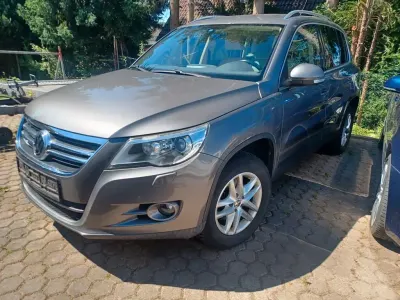 Gebraucht VW Tiguan Sportline 140 PS (102 kW) 2009 Grau SUV