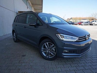 Neu VW Touran 150 PS (110 kW) 2026 Delfingrau metallic Van / Kleinbus