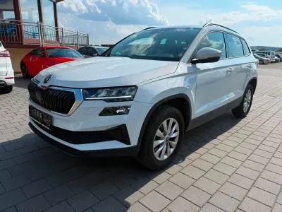 Gebraucht Skoda Karoq Selection 150 PS (110 kW) 2025 Weiß SUV