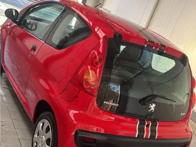 Gebraucht Peugeot 107 68 PS (50 kW) 2010 Rot Kleinwagen