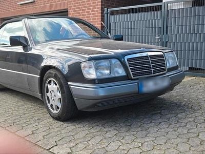 Gebraucht Mercedes E200 136 PS (100 kW) 1996 Schwarz Cabrio