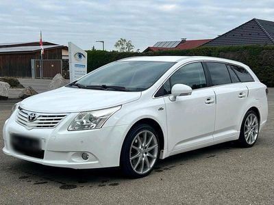 Gebraucht Toyota Avensis 150 PS (110 kW) 2011 Weiß Kombi