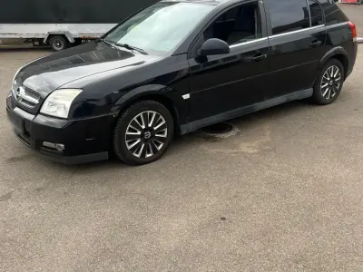 Gebraucht Opel Signum 154 PS (113 kW) 2004 Schwarz Kleinwagen