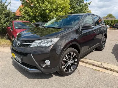 Gebraucht Toyota RAV4 Edition 150 PS (110 kW) 2015 Braun SUV