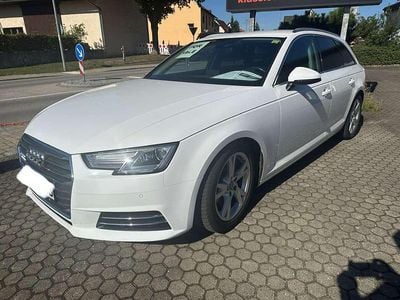 Weiß Gebraucht 2016 Audi A4 Kombi | 13.000 € (Fairer Preis)