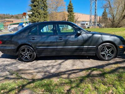 Usata Mercedes E320 224 CV (164 kW) 2001 Grigio Berlina