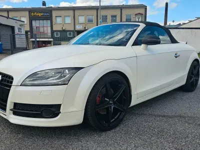 Gebraucht Audi TT Roadster Sport 200 PS (147 kW) 2006 Silbersee/lichtsilber Cabrio