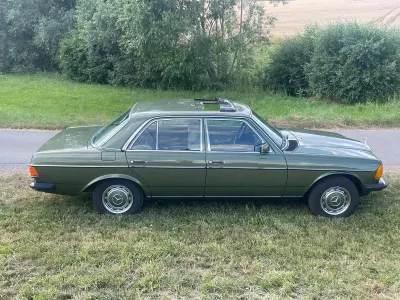 Gebraucht Mercedes E230 136 PS (100 kW) 1983 Grün Limousine
