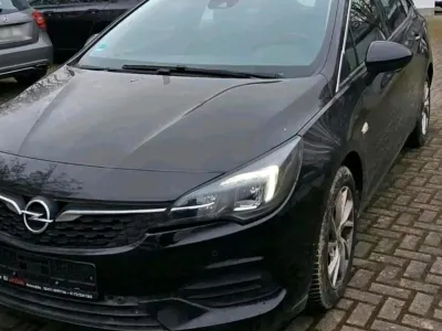 Gebraucht Opel Astra Elegance 122 PS (89 kW) 2022 Schwarz Kleinwagen