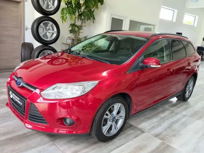 Gebraucht Ford Focus SYNC Edition 125 PS (91 kW) 2014 Rot Kombi