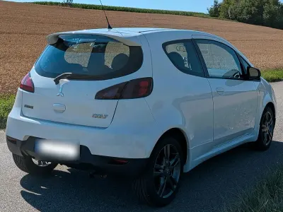 Gebraucht Mitsubishi Colt 95 PS (69 kW) 2012 Weiß Kleinwagen