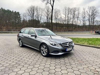 Grau Gebraucht 2016 Mercedes E220 Avantgarde Limousine | 20.450 € (Fairer Preis)