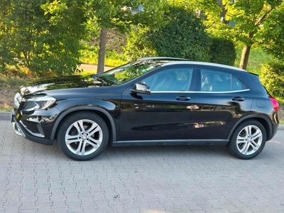 Mercedes GLA220