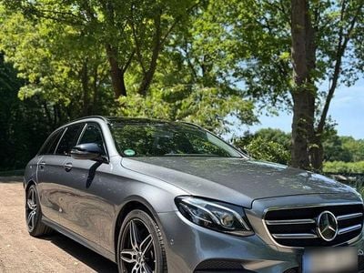 Gebraucht Mercedes E220 AMG 194 PS (142 kW) 2016 Grau Kombi