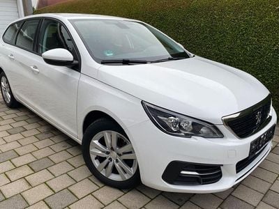Weiß Gebraucht 2019 Peugeot 308 Active Kombi | 14.500 € (Etwas zu teuer)