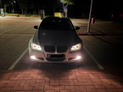 Gebraucht BMW 325 218 PS (160 kW) 2008 Silber Limousine