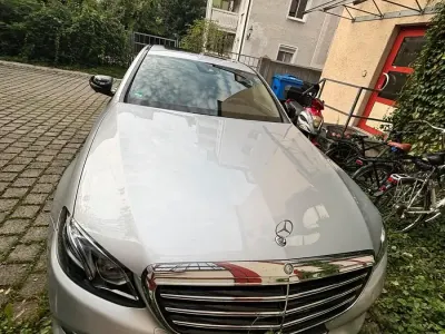 Gebraucht Mercedes E220 194 PS (142 kW) 2017 Grau Limousine
