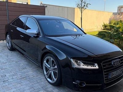 Audi S8