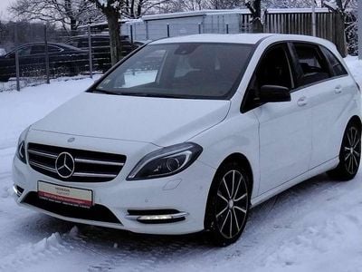 Gebraucht Mercedes B200 156 PS (114 kW) 2012 Weiß Van / Kleinbus