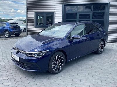 Gebraucht VW Golf VIII 150 PS (110 kW) 2024 Atlantik blue Kombi