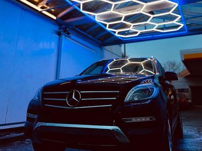 Schwarz Gebraucht 2012 Mercedes ML350 SUV | 22.999 € (Etwas zu teuer)