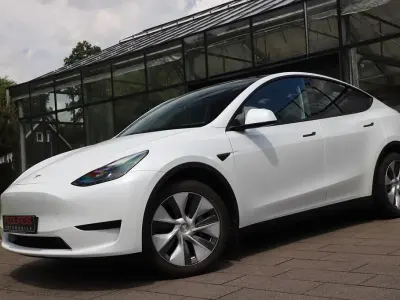 Gebraucht Tesla Model Y RWD 255 kW (347 PS) 2023 Weiß SUV