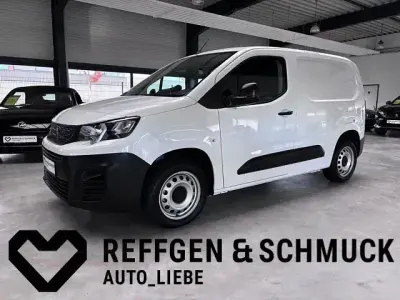 Gebraucht Peugeot Partner Premium 131 PS (96 kW) 2023 Weiss Van / Kleinbus