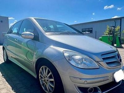 Mercedes B200