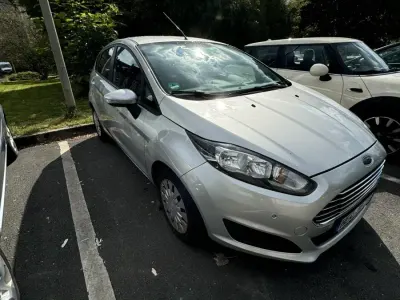 Gebraucht Ford Fiesta 95 PS (69 kW) 2012 Silber Kleinwagen