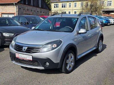 Gebraucht Dacia Sandero Stepway 88 PS (64 kW) 2012 Grau SUV