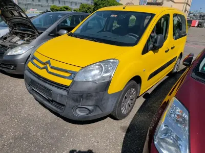 Gebraucht Citroën Berlingo 98 PS (72 kW) 2011 Farbe gelb cadmium Van / Kleinbus