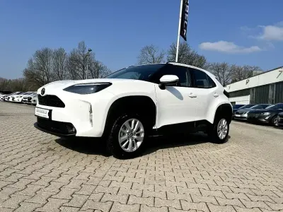 Neu Toyota Yaris Comfort 131 PS (96 kW) 2025 Weiss Kleinwagen