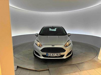 Grau Gebraucht 2013 Ford Fiesta Titanium Limousine | 2.300 € (Fairer Preis)
