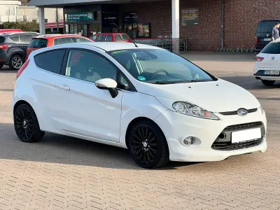 Gebraucht Ford Fiesta Sport 82 PS (60 kW) 2010 Weiß Limousine