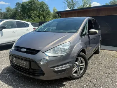 Gebraucht Ford S-MAX Champions Edition 160 PS (117 kW) 2013 Braun Van / Kleinbus