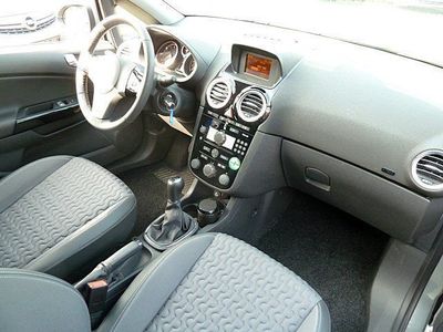 Gebraucht Opel Corsa Innovation 101 PS (74 kW) 2014 Silber metallic Kleinwagen