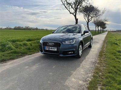Usata Audi A1 90 CV (66 kW) 2016 Blu Utilitaria