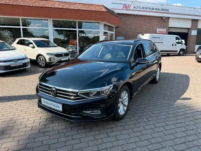 Gebraucht VW Passat 150 PS (110 kW) 2024 Schwarz Kombi