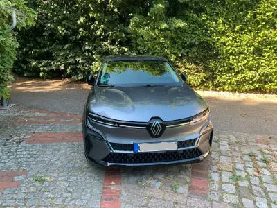 Gebraucht Renault Megane E-Tech Evolution 160 kW (218 PS) 2022 Silber Limousine