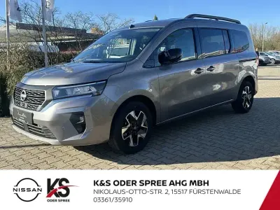 Neu Nissan Townstar 360º 131 PS (96 kW) 2025 Grau Kombi