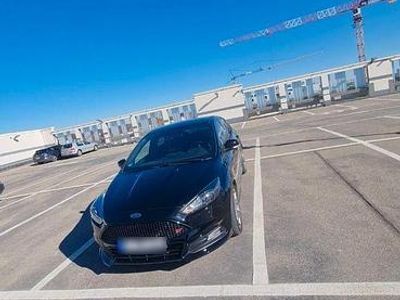 Gebraucht Ford Focus ST 250 PS (183 kW) 2018 Schwarz Limousine