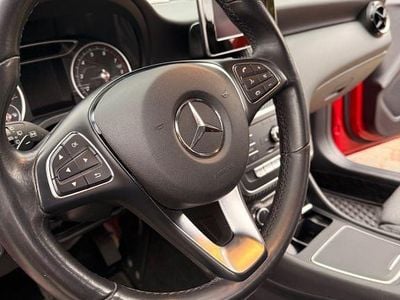 Usata Mercedes GLA200 Style 156 CV (114 kW) 2019 Rosso SUV