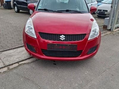 Gebraucht Suzuki Swift Club 94 PS (69 kW) 2011 Rot Kleinwagen
