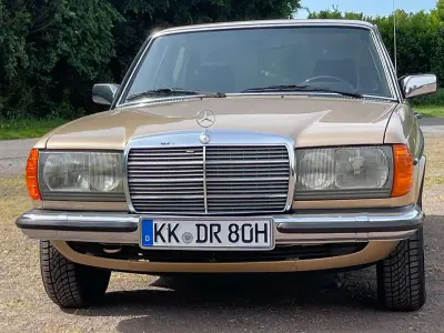 Gebraucht Mercedes 230 109 PS (80 kW) 1980 Braun Limousine
