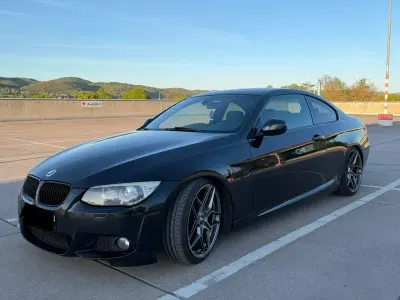 Gebraucht BMW 320 M Sport 184 PS (135 kW) 2012 Schwarz Coupé