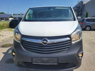 Gebraucht Opel Vivaro 120 PS (88 kW) 2018 Casabl/arctic/eisweiss/kaolin Van / Kleinbus