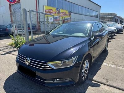 Gebraucht VW Passat Comfortline 120 PS (88 kW) 2017 Schwarz Limousine