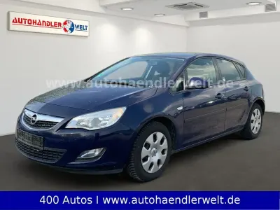 Begagnad Opel Astra 87 HK (63 kW) 2011 Blå Sedan