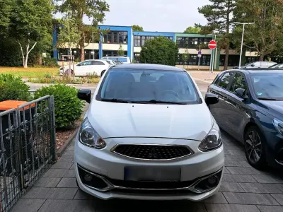 Gebraucht Mitsubishi Space Star 80 PS (58 kW) 2018 Weiß Kleinwagen